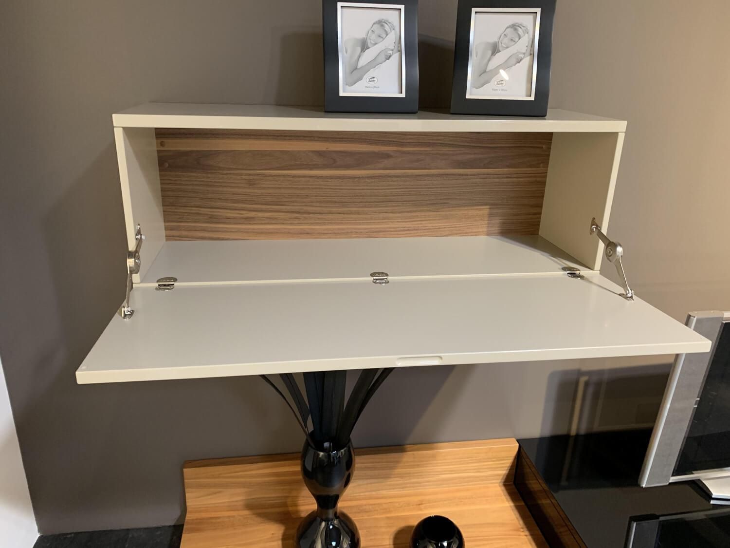 Wohnwand Lilac Lack Hochglanz Beige Schwarz Braun – Hülsta – günstig