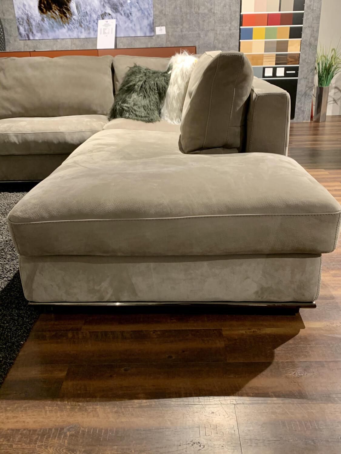 Ecksofa Dolce Vita Small Stoff 5 Nabuk 97 mit Kopfstütze