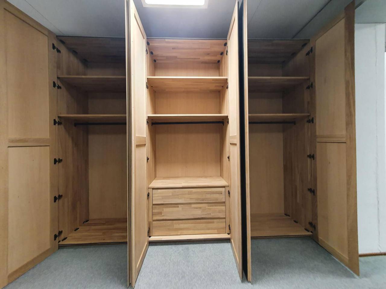 Kleiderschrank Solid Eiche Hell Geölt Hinterlackiertes Glas Anthrazit